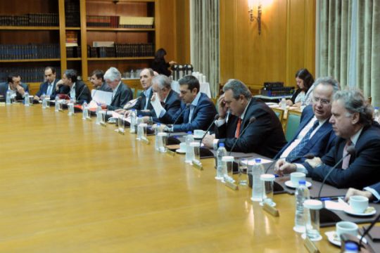 Εκβιασμό βλέπει η κυβέρνηση με τη χορήγηση των 2+10 δισ.