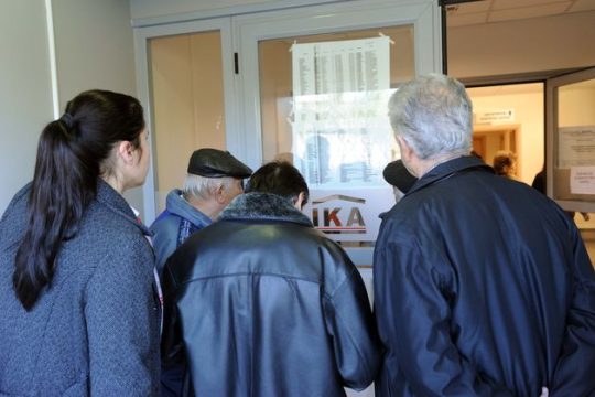Tο ασφαλιστικό δεν παίρνει… αναβολές