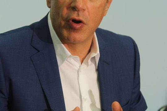 Θετικά βλέπει τα σενάρια οικουμενικής ο Θεοδωράκης