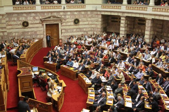 Πληθωρική η συζήτηση για τον προϋπολογισμό