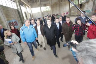 Για τους πρόσφυγες από την… πίσω πόρτα