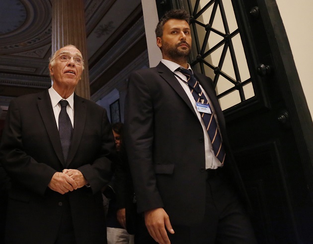 «Εμείς δεν θέλουμε να γίνουμε Καρατζαφέρης ή Κουβέλης»