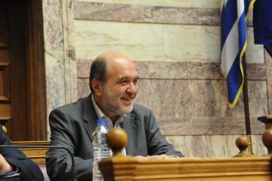 Αλεξιάδης: Με λάθος… πίνακα απαντά η Ν.Δ.