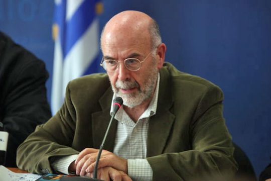 «Δεν χρειάζεται να γίνονται εξετάσεις για όλες τις σχολές»