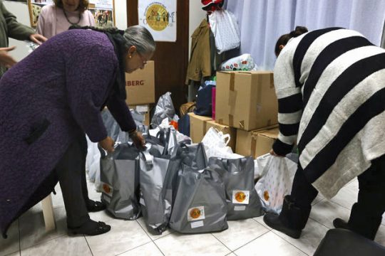 «Συμπράττω» σημαίνει αλληλεγγύη, όχι φιλανθρωπία