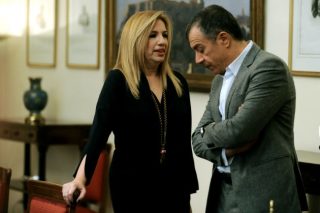 Σχόλια από ΠΑΣΟΚ και Ποτάμι για τη «στάμνα» του Σόιμπλε