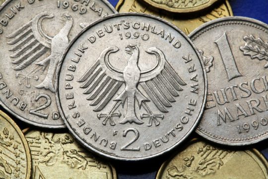 6,6 δισ. ευρώ σε μάρκα στα σεντούκια