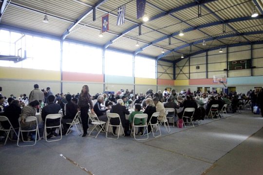 Χριστουγεννιάτικα γεύματα αγάπης για όσους τα χρειάζονταν