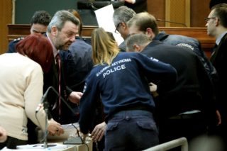 Ηταν «παρατηρητής», γι’ αυτό δεν είδε τίποτα! [22-12-2015]
