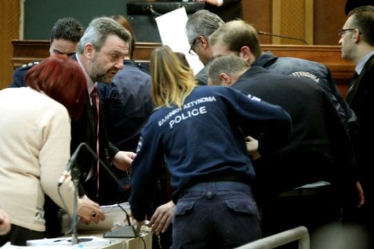 Ηταν «παρατηρητής», γι’ αυτό δεν είδε τίποτα! [22-12-2015]