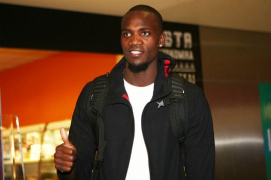Στην Αθήνα για να υπογράψει στον Ολυμπιακό