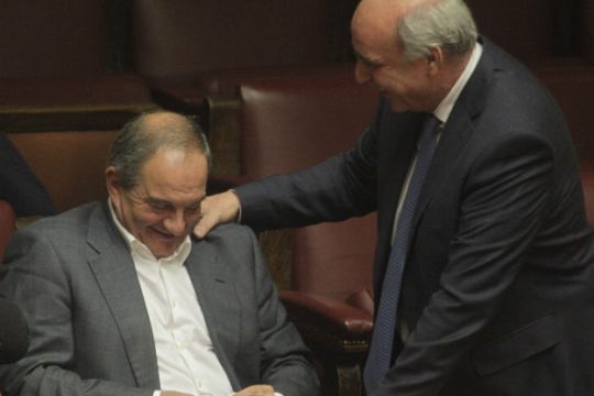 Γαλάζιο χάος μία ανάσα πριν την κάλπη