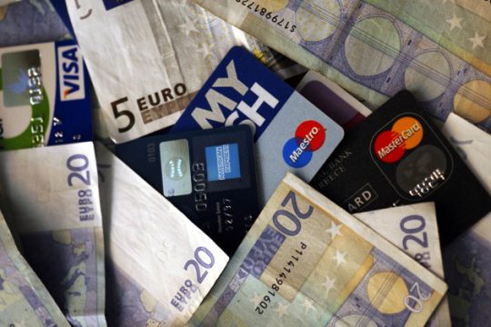 Αφορολόγητο μόνο μέσω… πιστωτικής