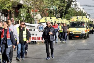 SOS εκπέμπουν οι… διασώστες του ΕΚΑΒ