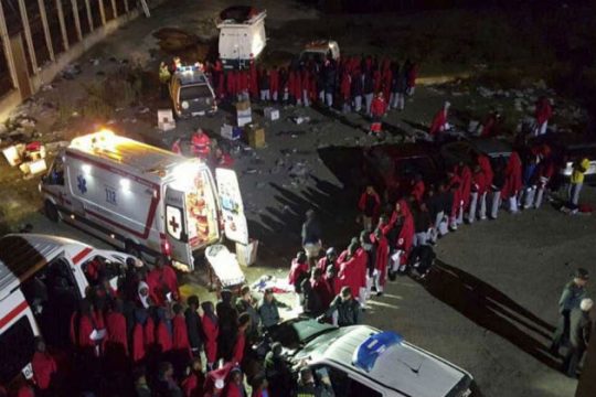 Κολυμπώντας από το Μαρόκο σε ισπανικό έδαφος