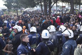 Οι πρόσφυγες πληρώνουν τα λάθη της ΕΛ.ΑΣ.