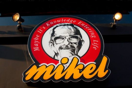 Στα Mikel απαγορεύεται να μη λες σε όλα «ναι»