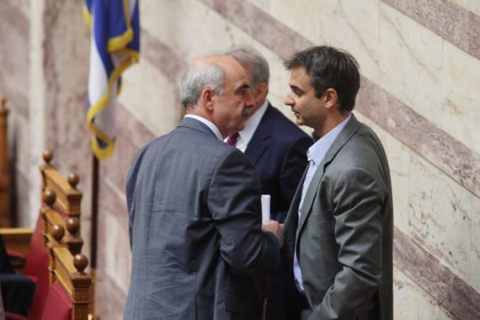 Κόντρα στην κυβέρνηση πριν την τελευταία στροφή