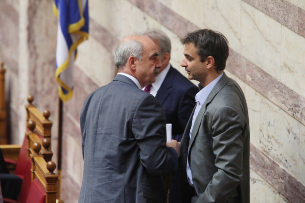 Κόντρα στην κυβέρνηση πριν την τελευταία στροφή