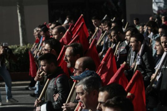 Βροντερό «όχι» σε ασφαλιστικό και πλειστηριασμούς