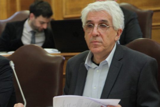 «Όχι» στις υιοθεσίες για τα ομόφυλα ζευγάρια