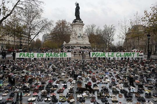 Από το Παρίσι έφτασε η ώρα της Γης