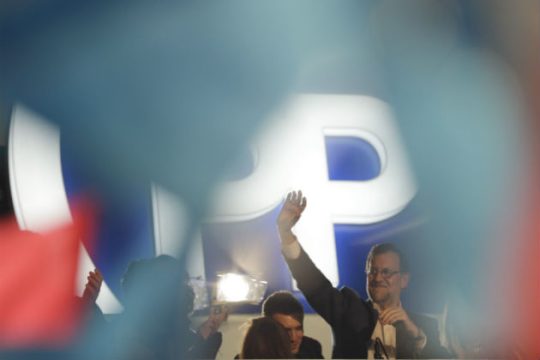 Ψυχρολουσία για τον Ραχόι, «ρυθμιστές» οι Podemos