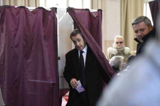 Ανοιχτό φλερτ με τους ψηφοφόρους της Λεπέν
