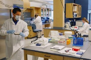 Υπέρ στήριξης της έρευνας στην Ελλάδα 16 νομπελίστες