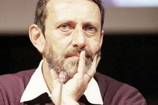 «Πρέπει να κερδίσουν οι νέοι»