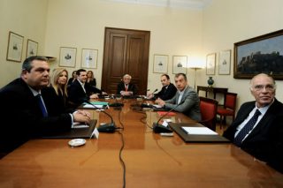 Μαθήματα «οικουμενικών λύσεων»