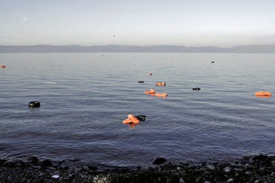 Η θάλασσα ξεβράζει πτώματα