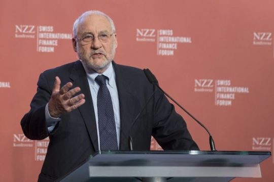 Στίγκλιτς: Η προσφυγική κρίση θα χτυπήσει τους φτωχούς