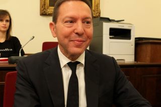 Τους έπεισε ο Στουρνάρας