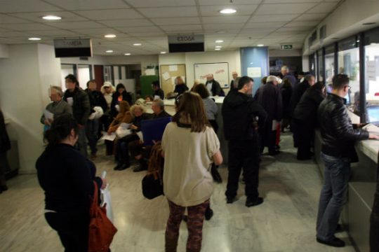 Λήγει η προθεσμία κατάθεσης πινακίδων για να μην πληρωθούν τα τέλη