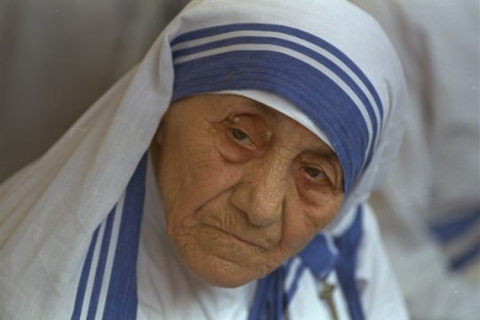 Η μητέρα Τερέζα γίνεται Αγία