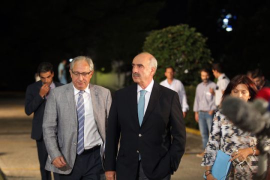 Το ’ριξαν στις επιστολές