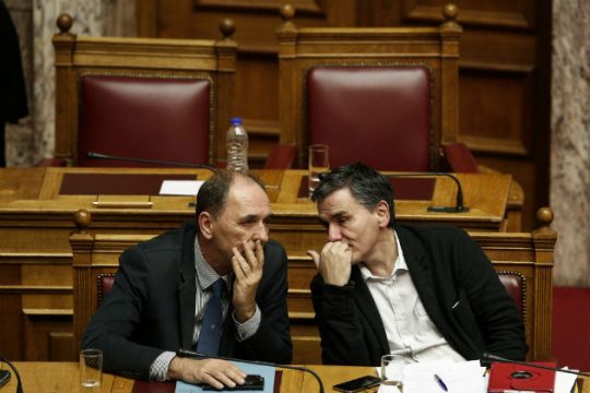 «Διορία» έως την Παρασκευή για 13 προαπαιτούμενα