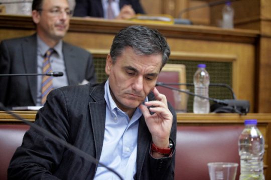 «Κρίσιμη μια μακροπόθεσμη λύση για το χρέος»