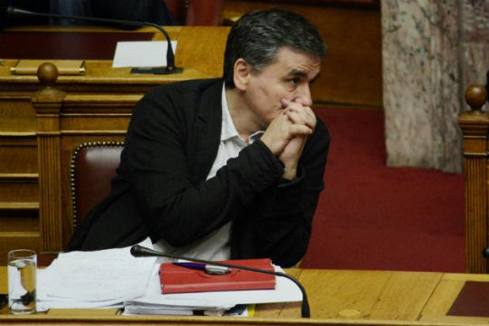 Στους «γύπες» των αγορών τα «κόκκινα δάνεια»