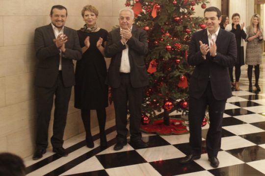 Πρωτοχρονιά με παράλληλο πρόγραμμα και βλέπουμε…