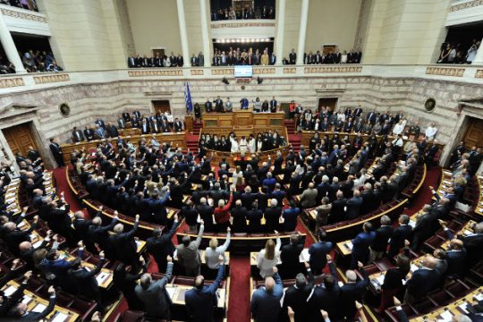 Αναδρομικά έως και 100.000 ευρώ σε συνταξιούχους βουλευτές