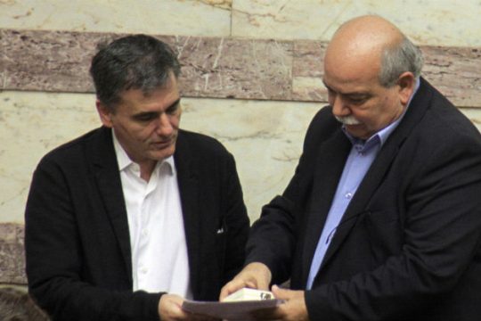 Τελεσίγραφο από τους δανειστές για εφαρμογή των νέων μέτρων