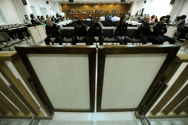 Δεν τους θέλουν ούτε κατηγορούμενους