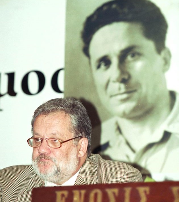 Να ανοίξουν οι φάκελοι των πολιτικών φρονημάτων