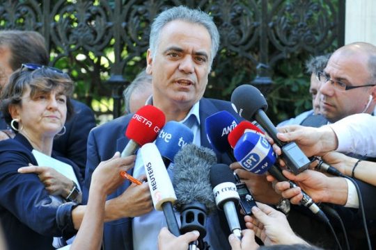 Η αντιπολίτευση «χρυσώνει» τον εκβιασμό