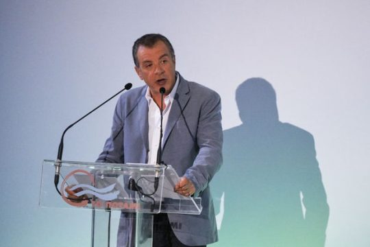 «Οι αλλαγές δεν μπορούν να υπηρετηθούν από Ν.Δ. ή ΣΥΡΙΖΑ»