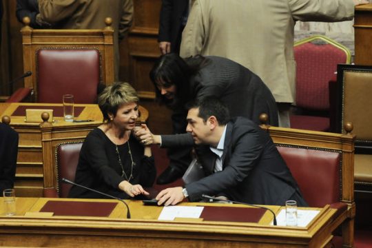 Νομοσχέδιο-τομή για τη δημόσια διοίκηση προανήγγειλε η κυβέρνηση