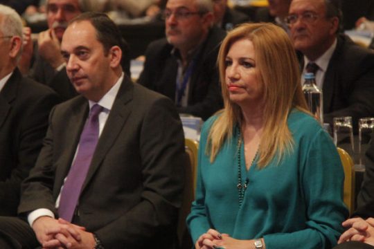 Πυρ ομαδόν από την αντιπολίτευση