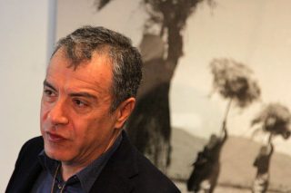 Ετοιμάζοντας το άνοιγμα στην Κεντροαριστερά